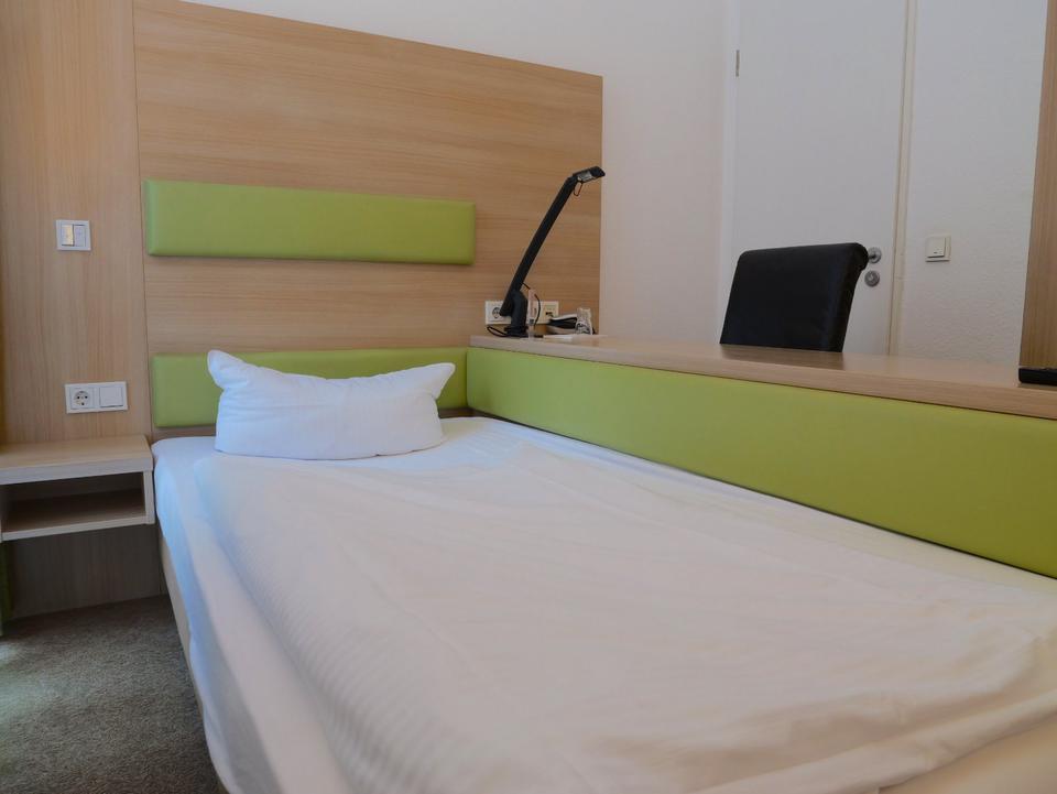 Thumbnail-Möbliertes Einzelzimmer All Inclusive Karlsruhe