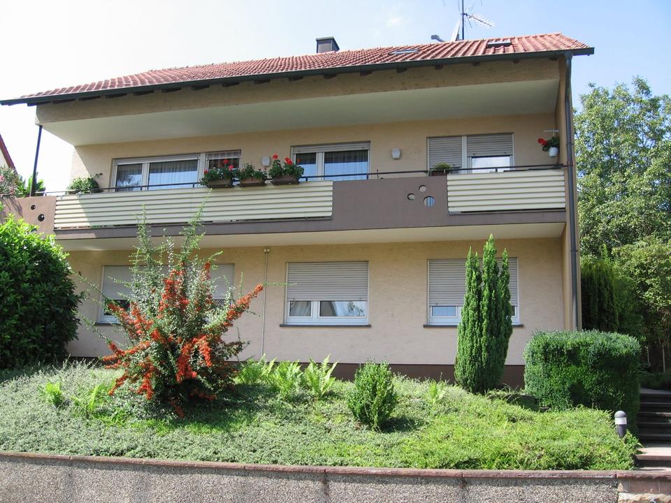 Thumbnail-Gepflegte 6-Zi. Whg. im 1.OG u. DG eines freundlichen 2-Fam.-Haus