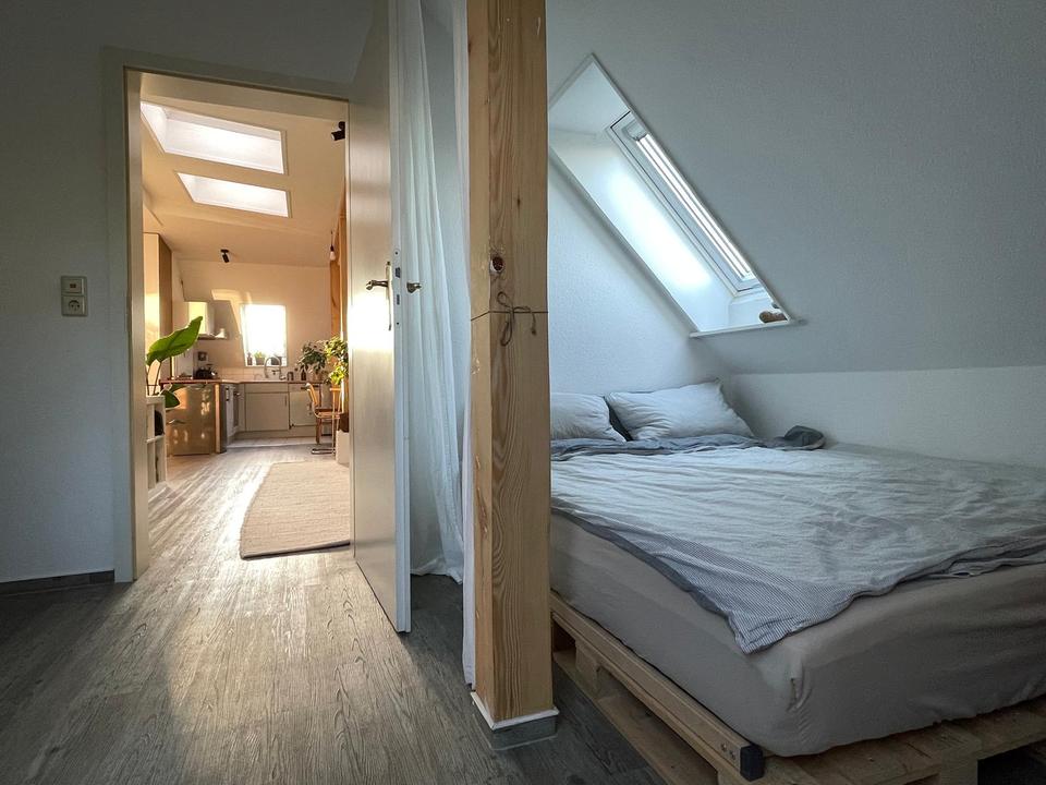 Thumbnail-Zwischenmiete: Möbilierte Dachgeschoss-Wohnung am Großen Garten a