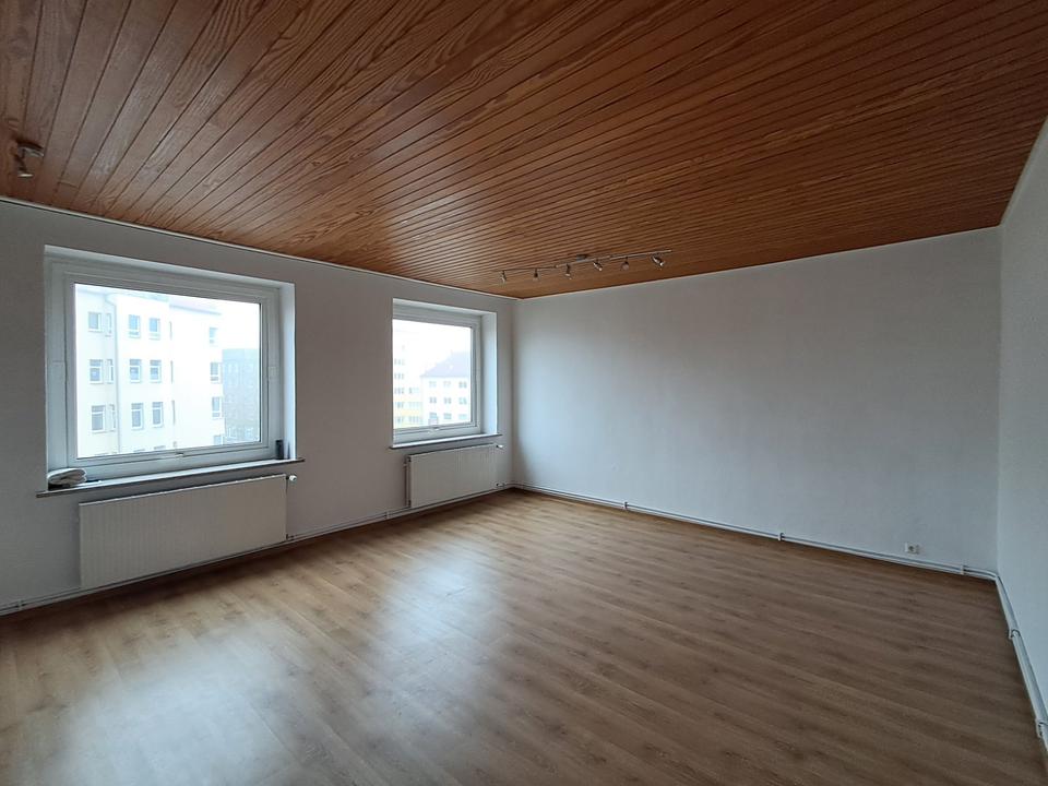 Thumbnail-Anfragen NUR per E-Mail. Große 2-Zimmer Wohnung im 3.OG in der Nahe LLoyd Gymnasium Bremerhaven.