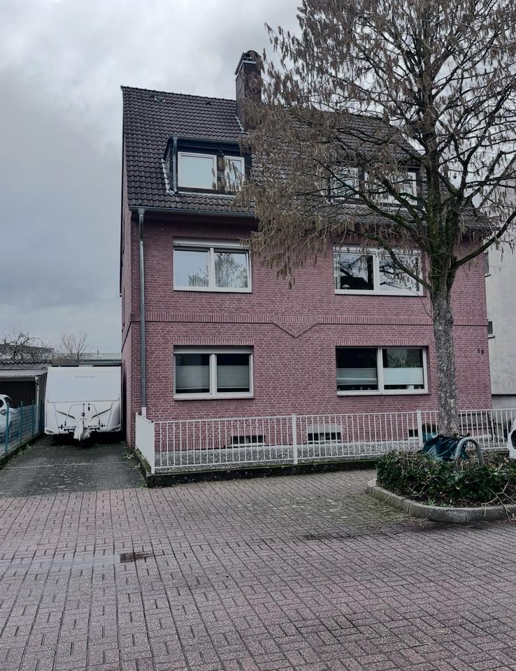 Thumbnail-Grundsolides 3-4Parteienhaus in herrlicher Blicklage