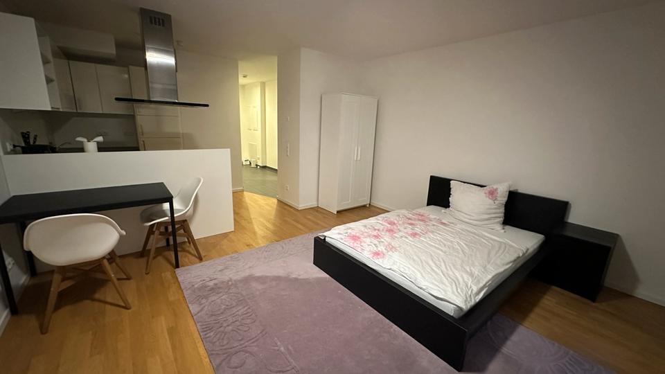 Thumbnail-UNTERMIETE, 2 Zimmer Wohnung Nähe englischer Garten