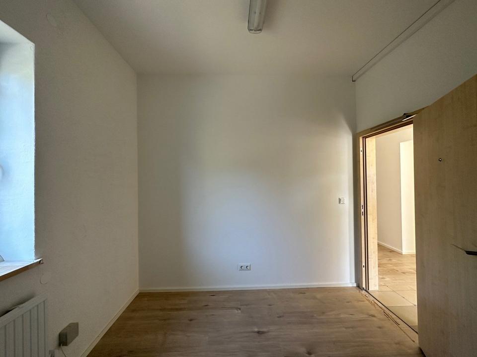 Thumbnail-Zimmer in Wildenberg ruhiges Zuhause auf Zeit mit guter Anbindung und Parkplatz