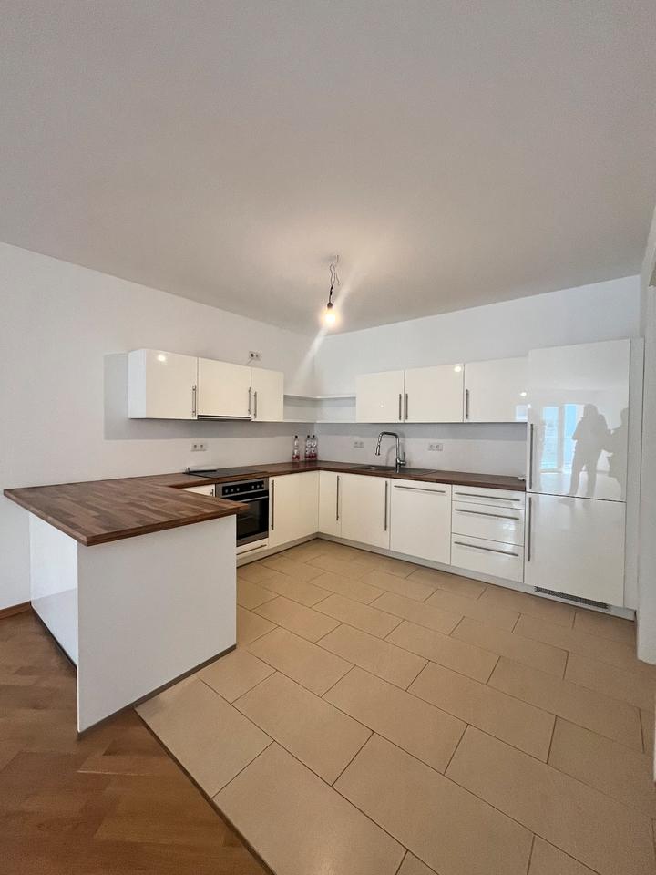 Thumbnail-Moderne 2 Zimmer Wohnung mit Einbauküche und Balkon