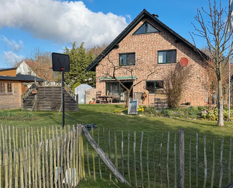 Thumbnail-Großes Einfamilienhaus, toller Garten und vielen Möglichkeiten