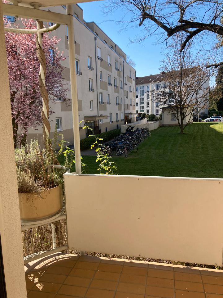 Thumbnail-4620850 Geräumige 4-Zimmer-Wohnung in Bonn‑Friesdorf