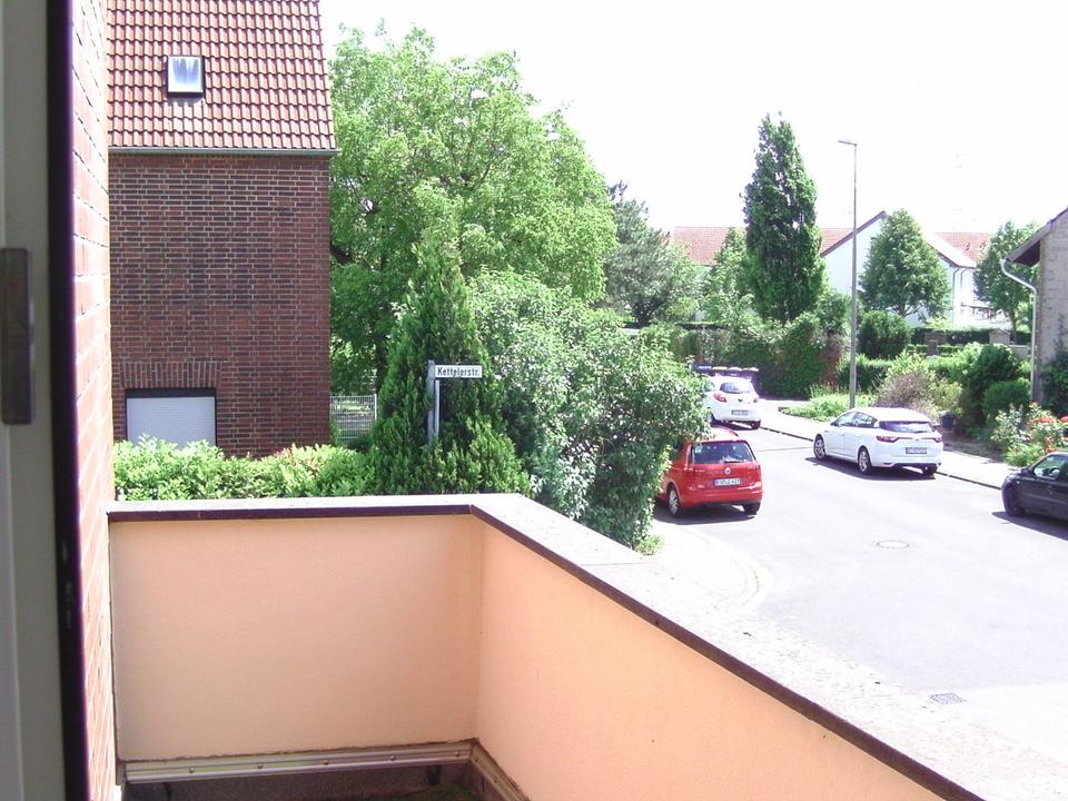 Thumbnail-3 Zimmer mit Balkon, sofort frei ! 4 oder mehr Zimmer möglich!