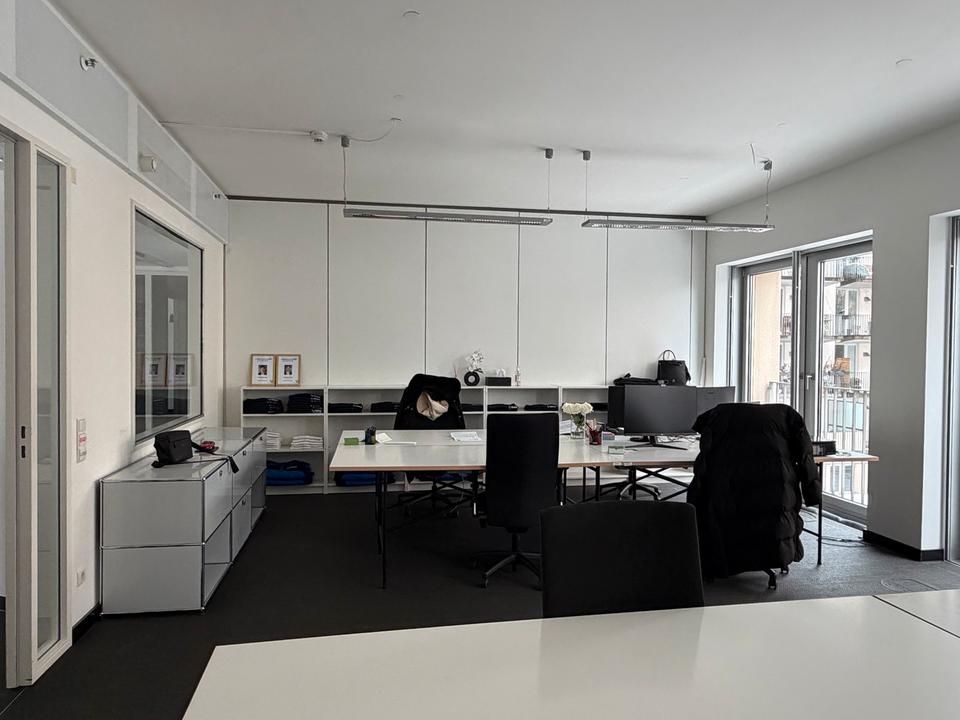 Thumbnail-Möbliertes Büro mit einer separaten Küche in Sachsenhausen