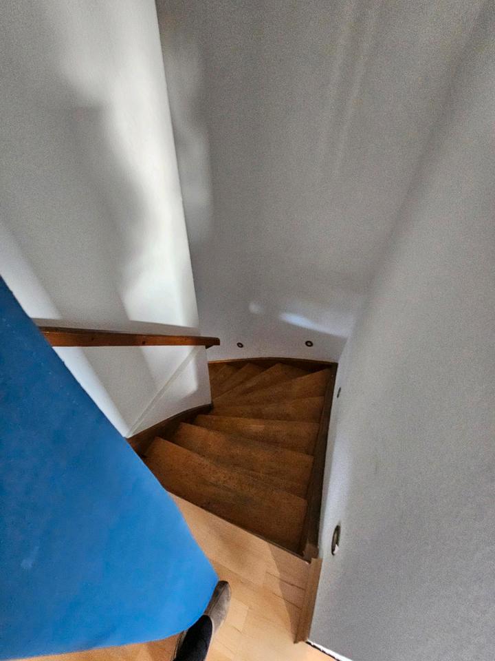 Thumbnail-Stilvolle Dachgeschosswohnung mit Gartenblick in ruhiger Lage