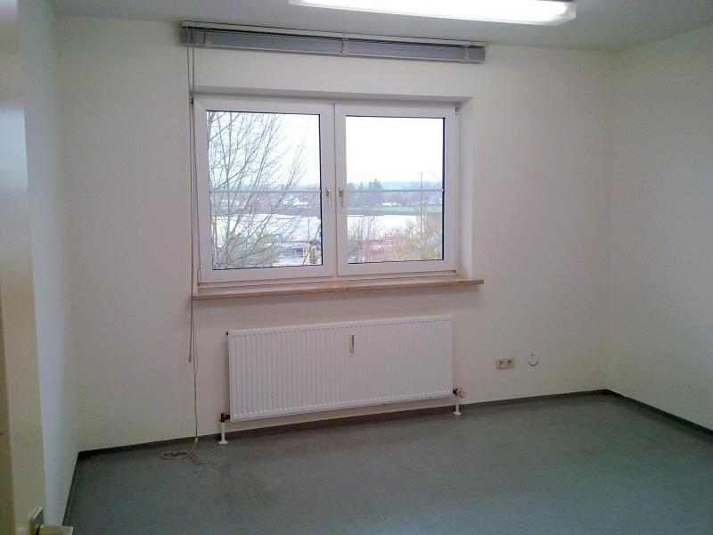 Thumbnail-Kurzfristig beziehbar: Nutzen Sie das günstige Kleinbüro im Gewerbegebiet von Eichenau, S4