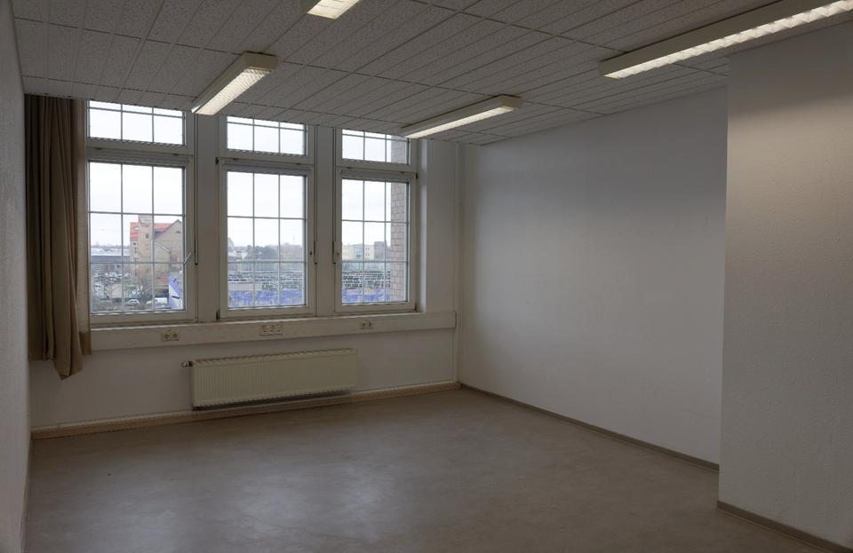 Thumbnail-Hupfeldcenter: Helles Büro oder Atelier in Leipzig West, ca. 28 m², Südseite