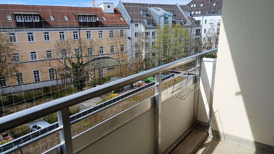 Thumbnail-München-Haidhausen: freies 1-Zimmer-Appartment mit TG