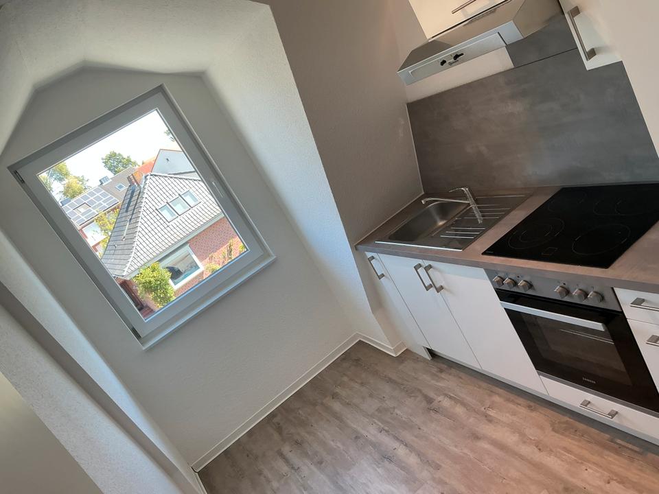 Thumbnail-Charmante 2 Zimmer Dachgeschoss Wohnung zu vermieten