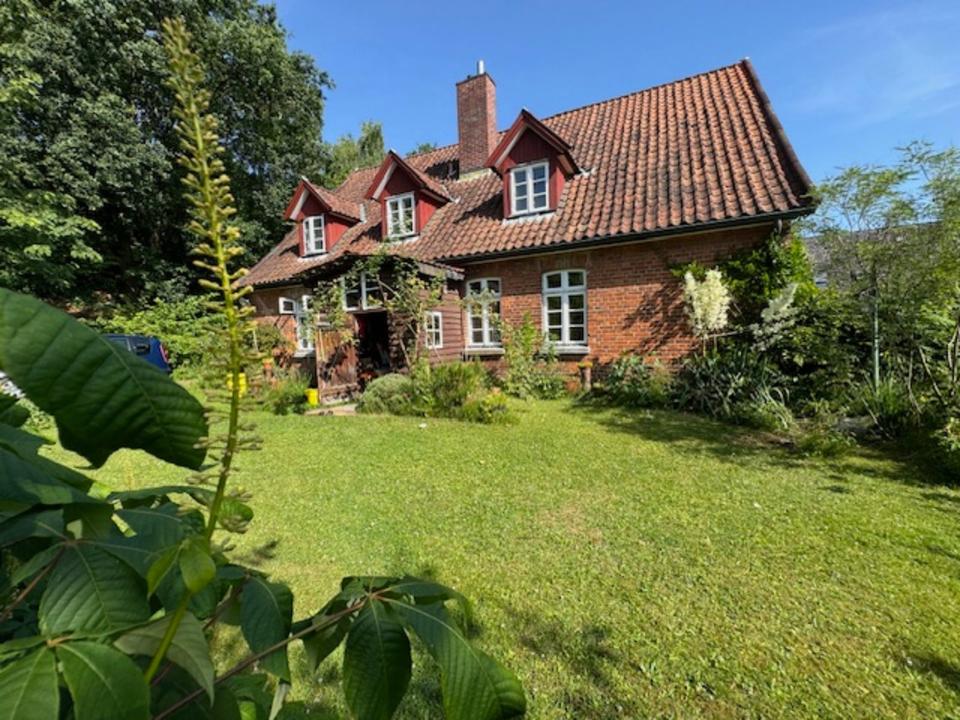 Thumbnail-Ökologisches Wohnhaus mit großem Grundstück für Liebhaber