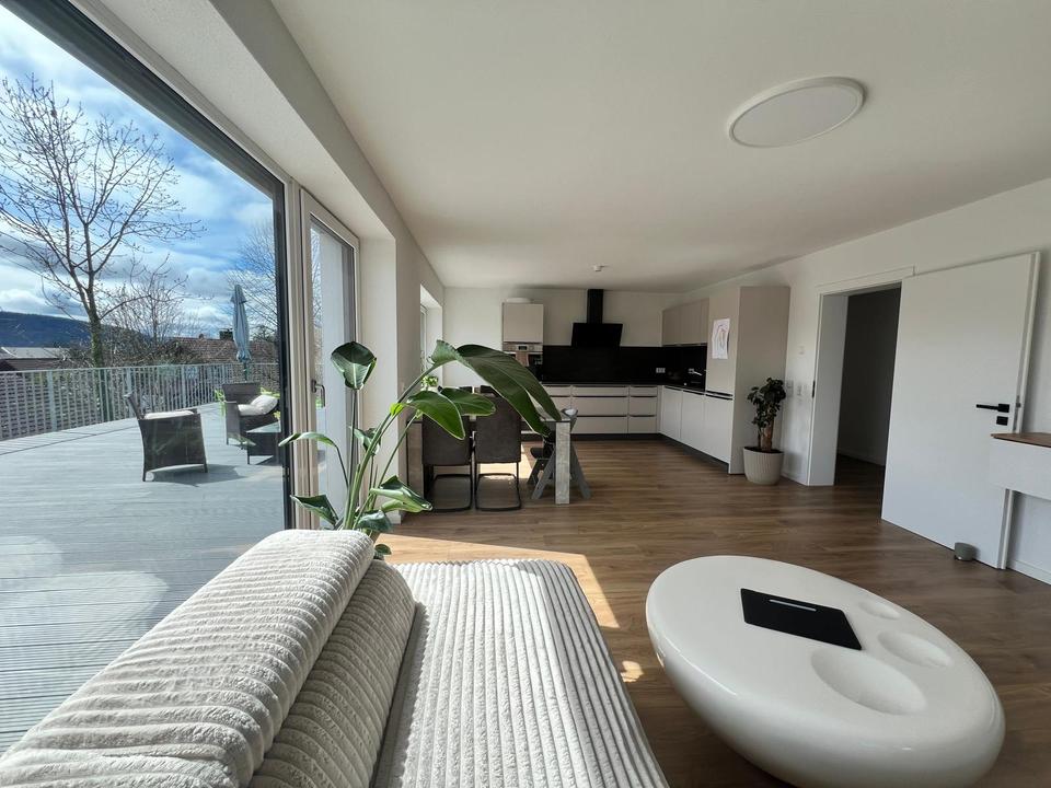 Thumbnail-Moderne 4,5-Zimmer-Wohnung in Waldrandlage - ideal für Pendler