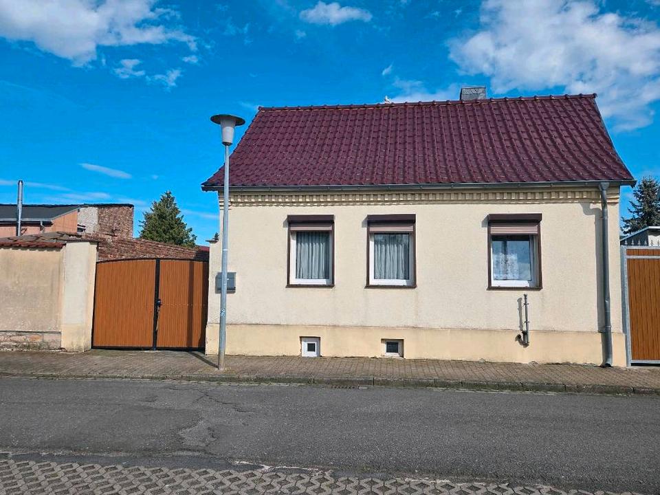 Thumbnail-Schönes kleines Einfamilienhaus mit großem Grundstück