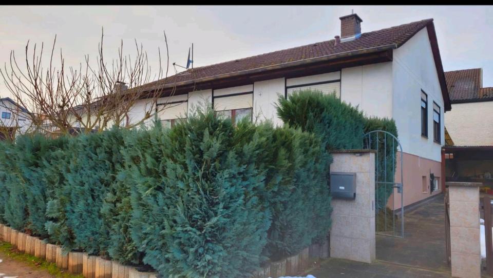 Thumbnail-Freihstehendes Einfamilienhaus mit separater ELW