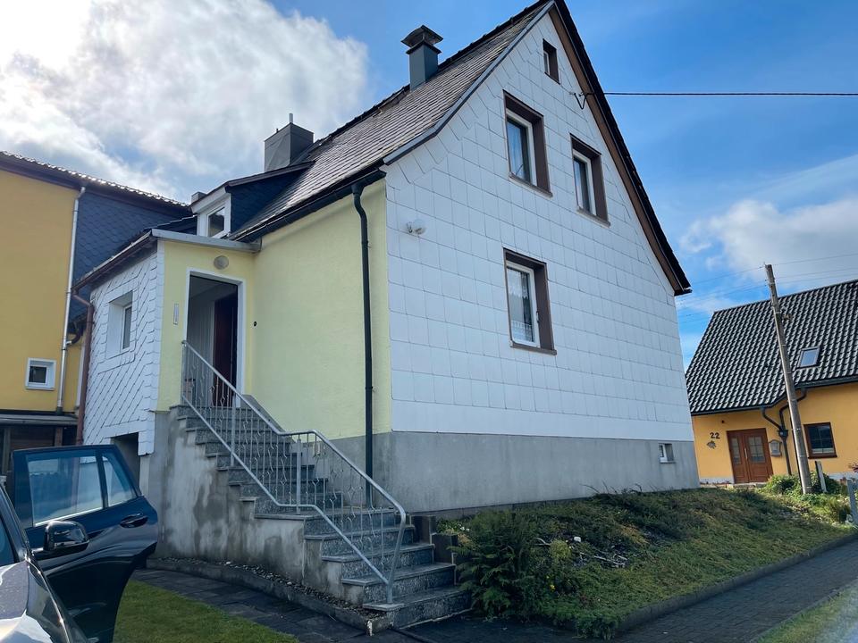 Thumbnail-großes Einfamilienhaus mit großem Grundstück