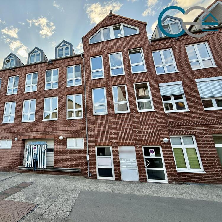 Thumbnail-Frisch renovierte 2-Zimmer-Wohnung mit Loggia und Tiefgaragenstellplatz in Neustadt