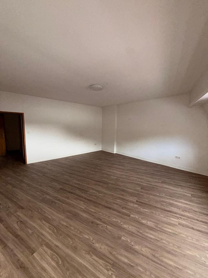 Thumbnail-Großzügige Dachgeschosswohnung in 56130 Bad Ems