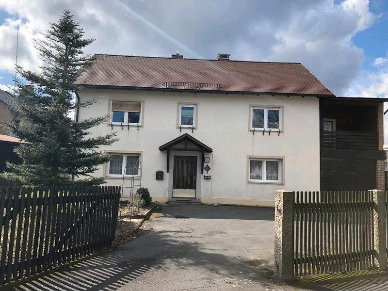 Thumbnail-Einfamilienhaus in Tröstau in zentraler Lage zu verkaufen