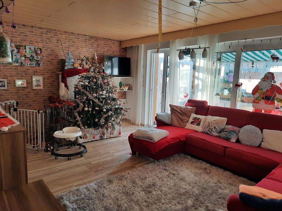 Thumbnail-Große Wohnung mit Garten zu vermieten