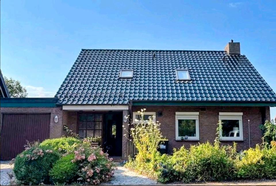 Thumbnail-von privat: Einfamilienhaus in Sackgassenlage mit Schlossblick