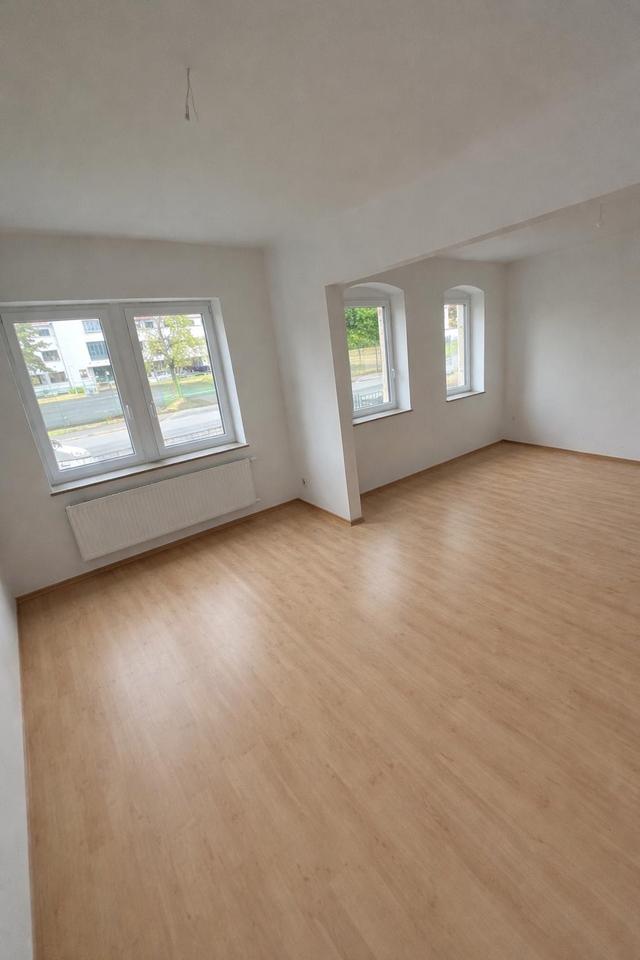 Thumbnail-Attraktive 2 Zimmer-Wohnung, 76 qm EG