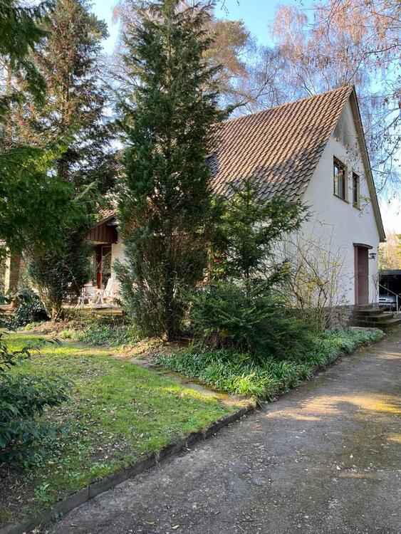 Thumbnail-Einfamilienhaus mit größerem Grundstück in bevorzugter Wohnlage