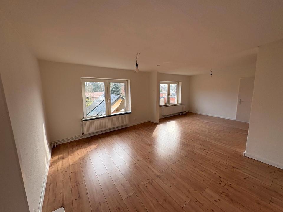 Thumbnail-Lütjenburg zentral gelegene 3 Zimmer Wohnung zu vermieten