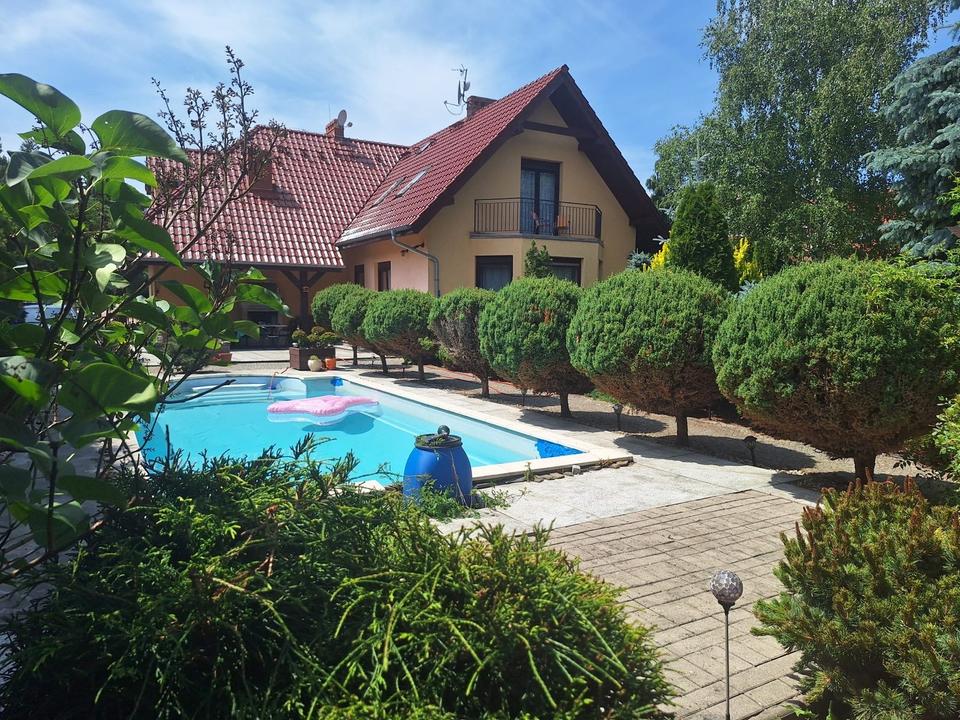 Thumbnail-GROSSES MODERNES HAUS MIT SWIMMINGPOOL, PHOTOVOLTAIK, WÄRMEPUMPE