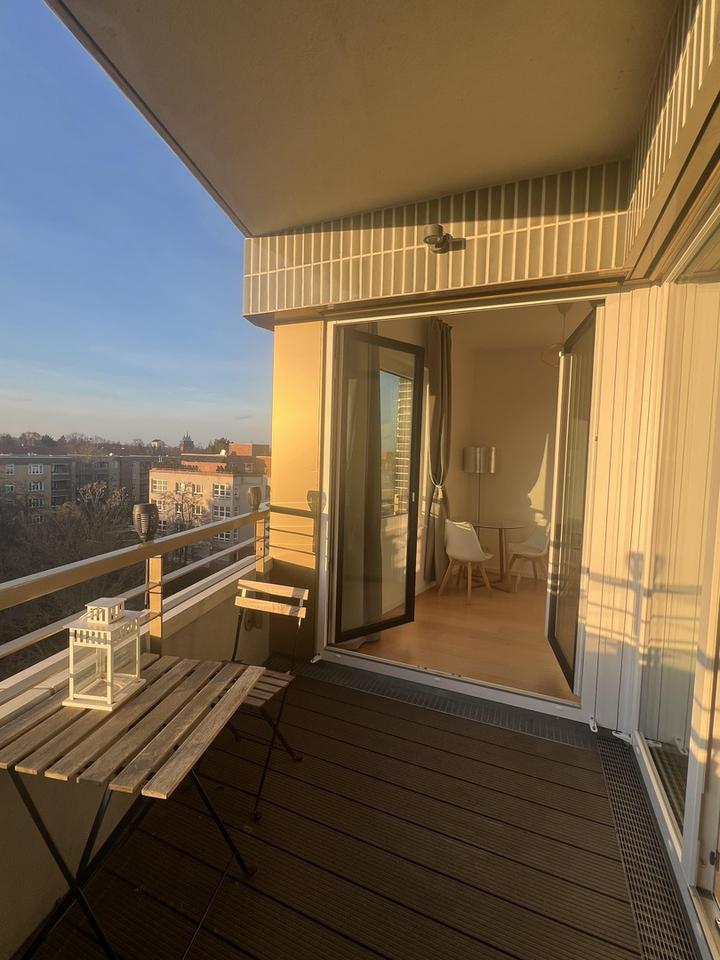 Thumbnail-Sehr schöne, voll ausgestattete 2-Zimmer-Residenz mit Sonnenterrasse und Blick auf Grunewald