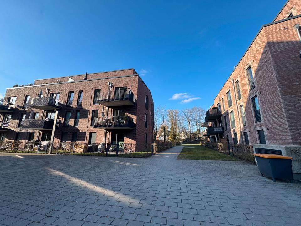 Thumbnail-Moderne 2-Zimmer-Wohnung mit Balkon in der Niendorfer Straße - Wentzel Dr.