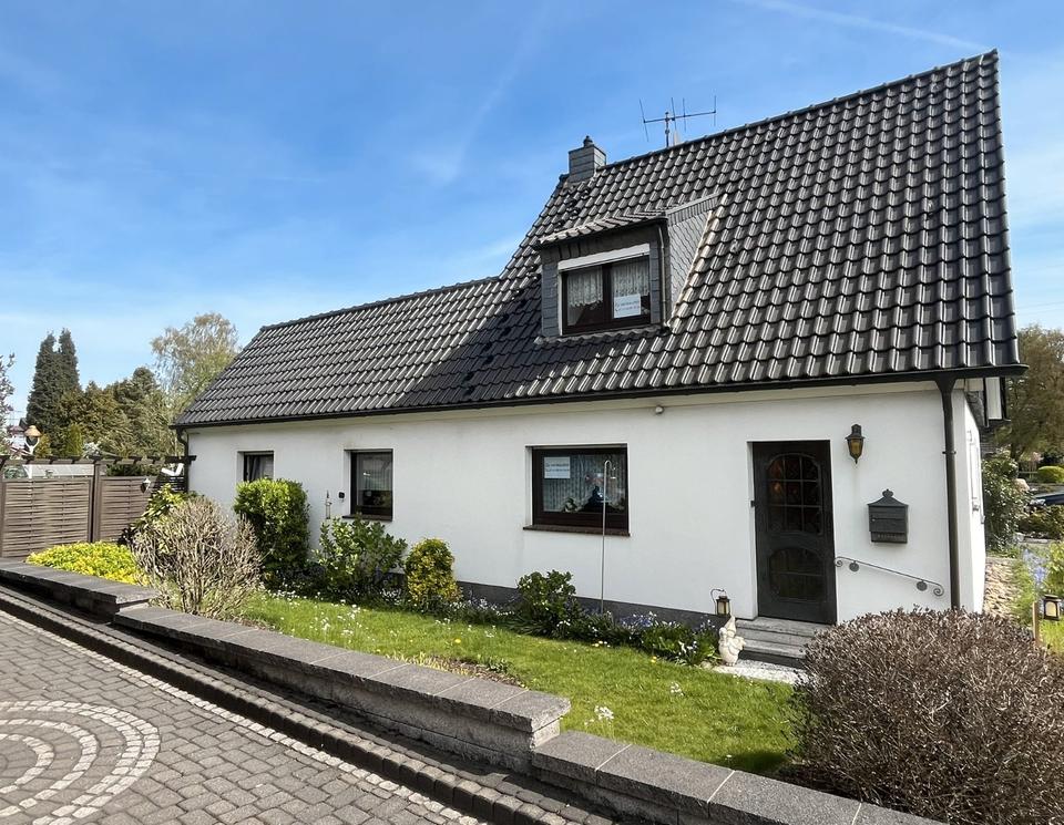 Thumbnail-Freist. EFH-großes Grundstück & Garage-tolle Wohngegend-Privat