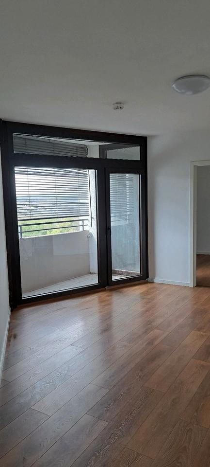 Thumbnail-Renovierte 3-Zimmer-Wohnung mit Küche & Stellplatz