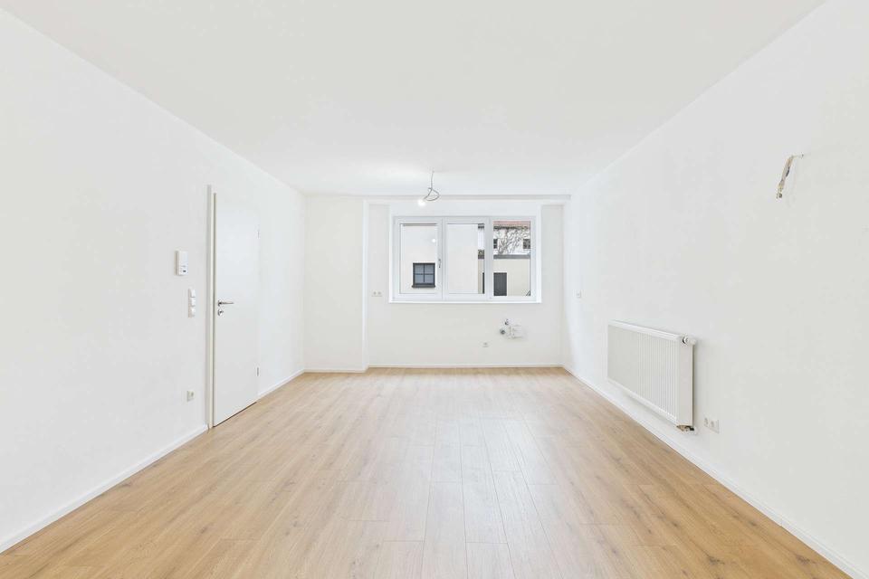 Thumbnail-Großzügige & Moderne 2-Zimmer EG Wohnung mit Einbauküche, Keller und Altbau-Highlights!