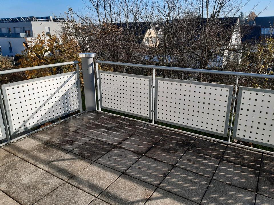 Thumbnail-Wir verkaufen eine helle 4 Zimmer Wohnung in Hildrizhausen