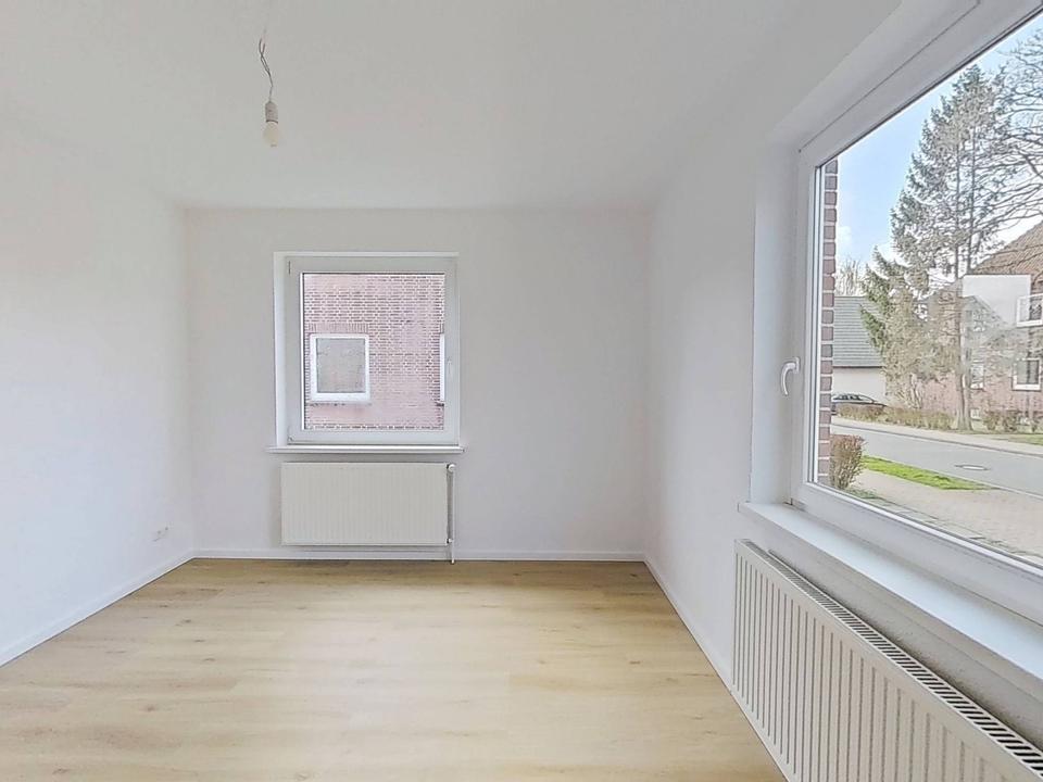 Thumbnail-Modern gestaltete 3-Zimmer-Wohnung mit Wannenbad und viel Lichteinfall