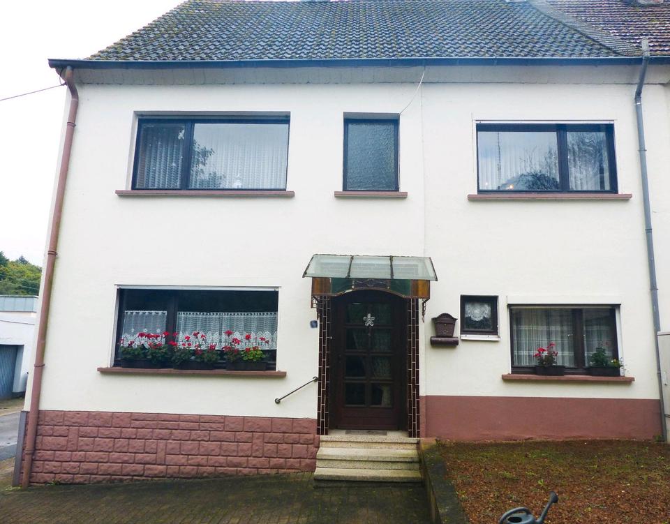 Thumbnail-Ein bis Zweifamilienhaus m. Garten, Weiher einzugsbereit möbliert