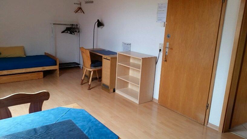 Thumbnail-1-Zimmer mit eigenem BadWC und Pantry Küche
