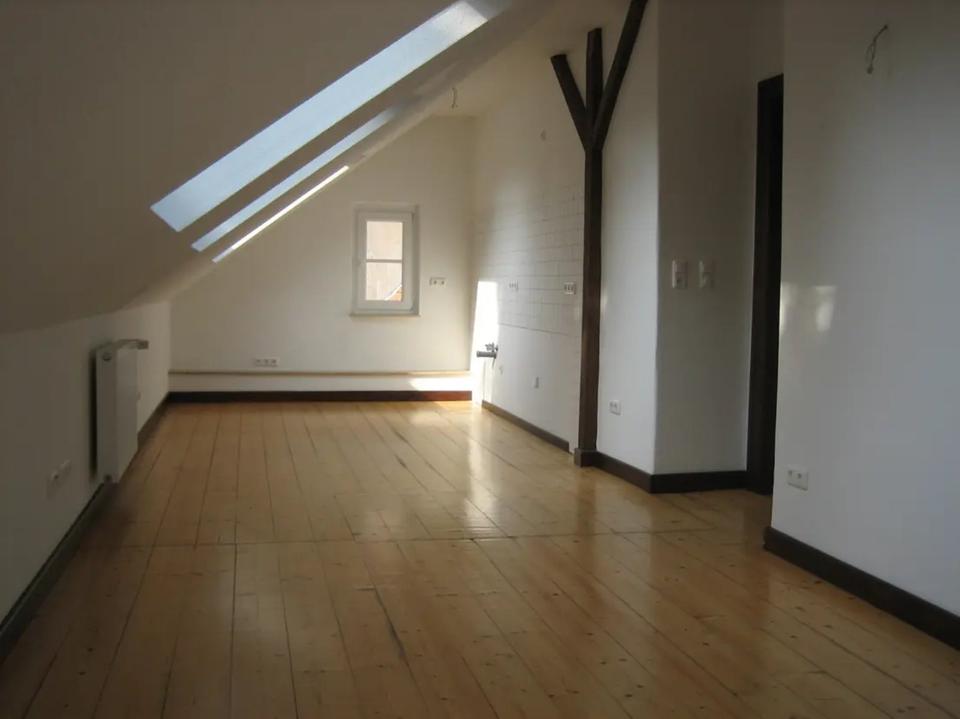 Thumbnail-Attraktive 2-Zimmer-Dachgeschosswohnung mit Dachterrasse