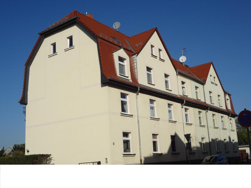 Thumbnail-2 Raum-Wohnung in ruhiger Lage in Neukirchen mit Parkplatz