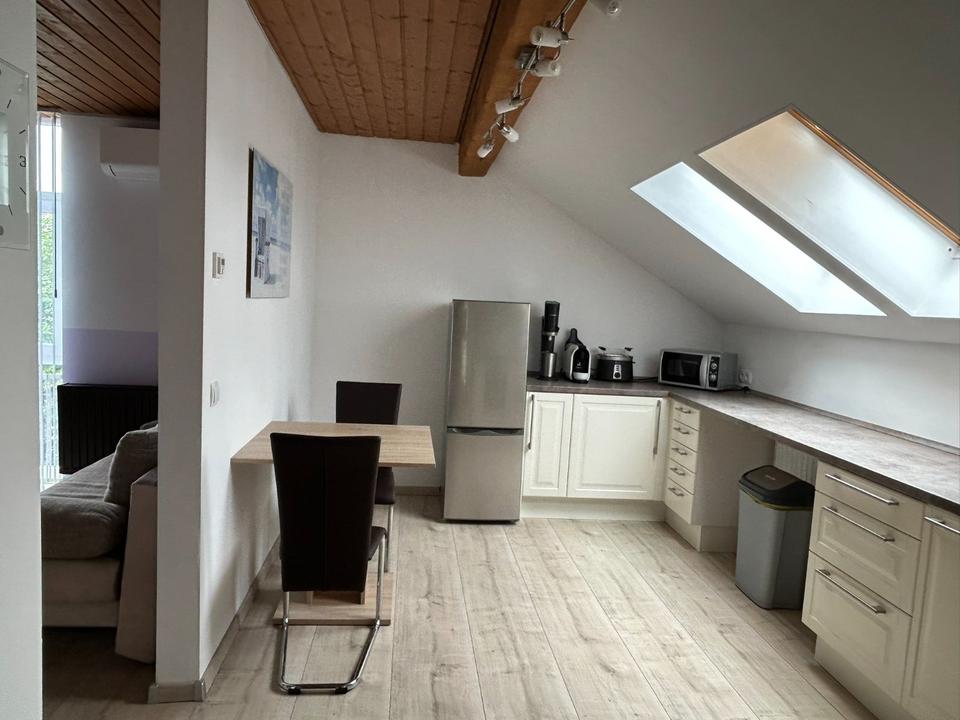 Thumbnail-Möblierte 1-Zimmer DG-Wohnung nähe Erlangen