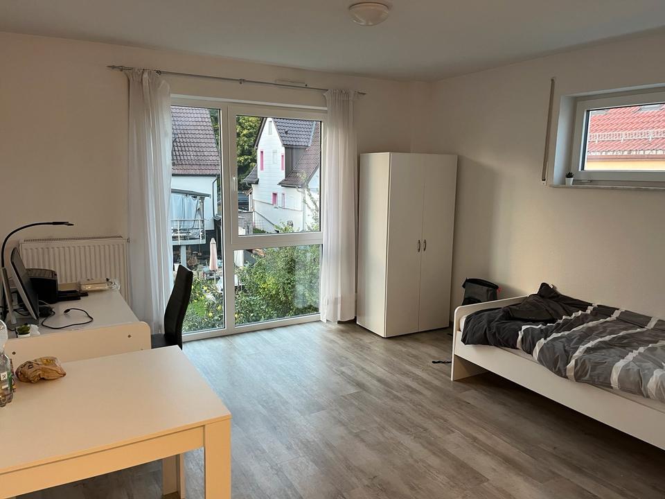 Thumbnail-Möbliertes Appartement mit Küche zur Untermiete