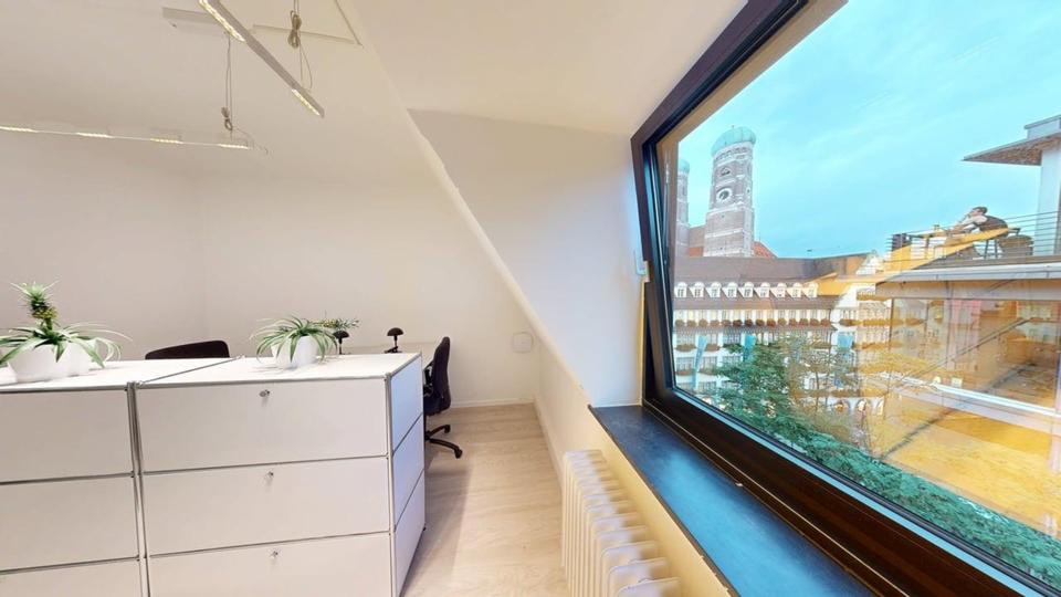 Thumbnail-BESTLAGE: Helle Büro- und Praxisräume mit Blick auf die Frauenkirche