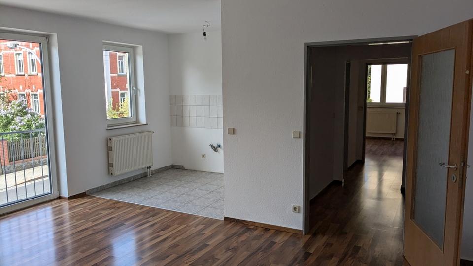 Thumbnail-2 Kaltmieten frei! Günstige 2-Zimmer-Wohnung mit viel Potenzial!