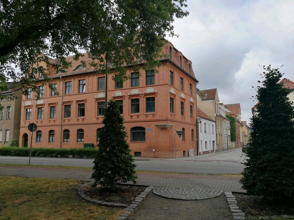 Thumbnail-Erdgeschoss Wohnung mit EBK und Blick in den Park