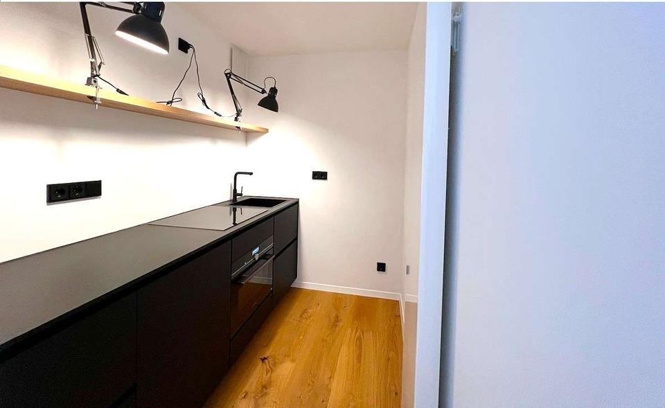 Thumbnail-Exklusiv& individuell im Herzen Münchens -Helle 3-Zimmer-EG-Wohnung