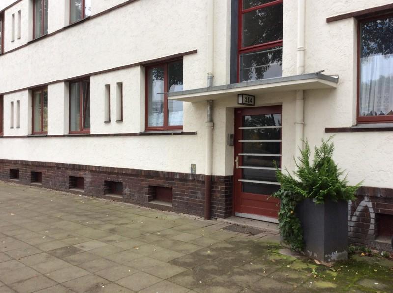 Thumbnail-3-Zimmer- Altbauwohnung in zentraler Lage