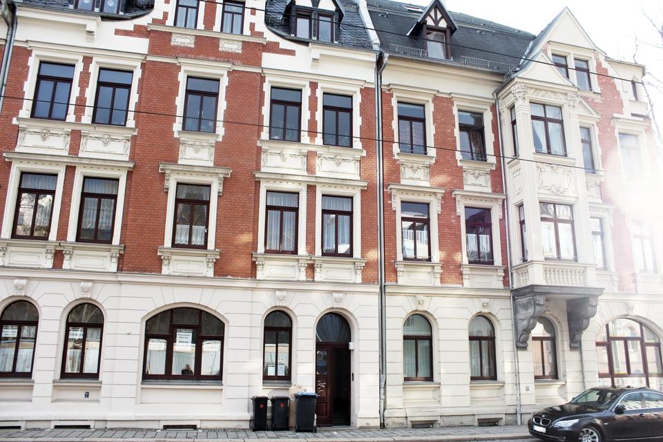 Thumbnail-Günstige 3-Zimmer-EG-Wohnung mit Balkon und Einbauküche in Plauen